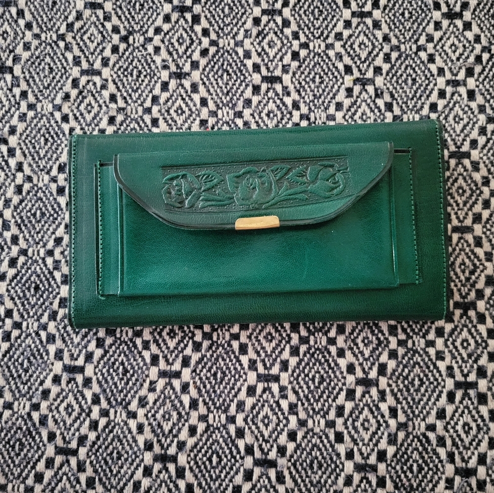 Beautiful green leather wallet - Picture 2 of 6